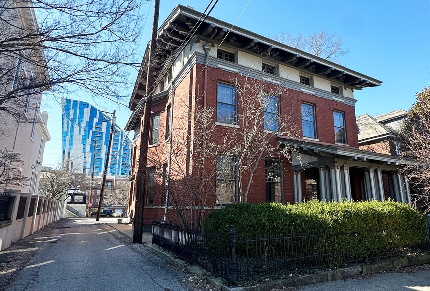 More Photos Of 211 Garrard St, Covington Loft Creative Space For Sale