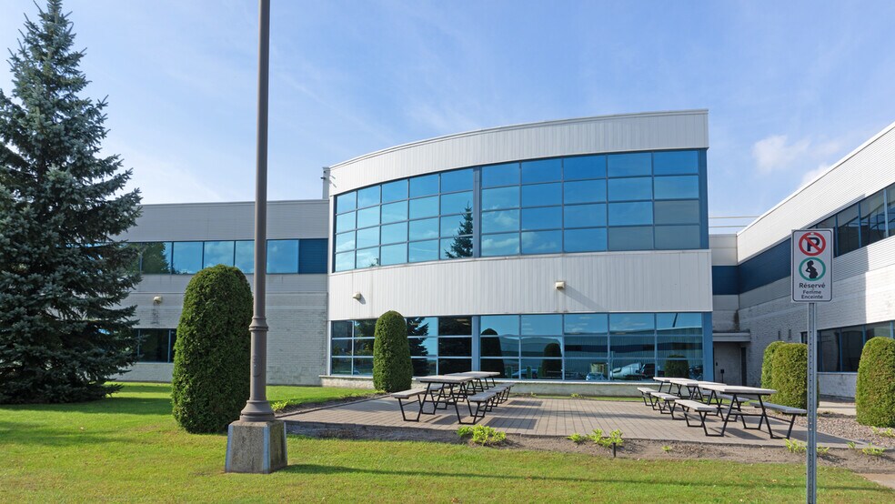 More Photos Of 1350 Ch Saint-Roch, Sorel-tracy Office For Lease