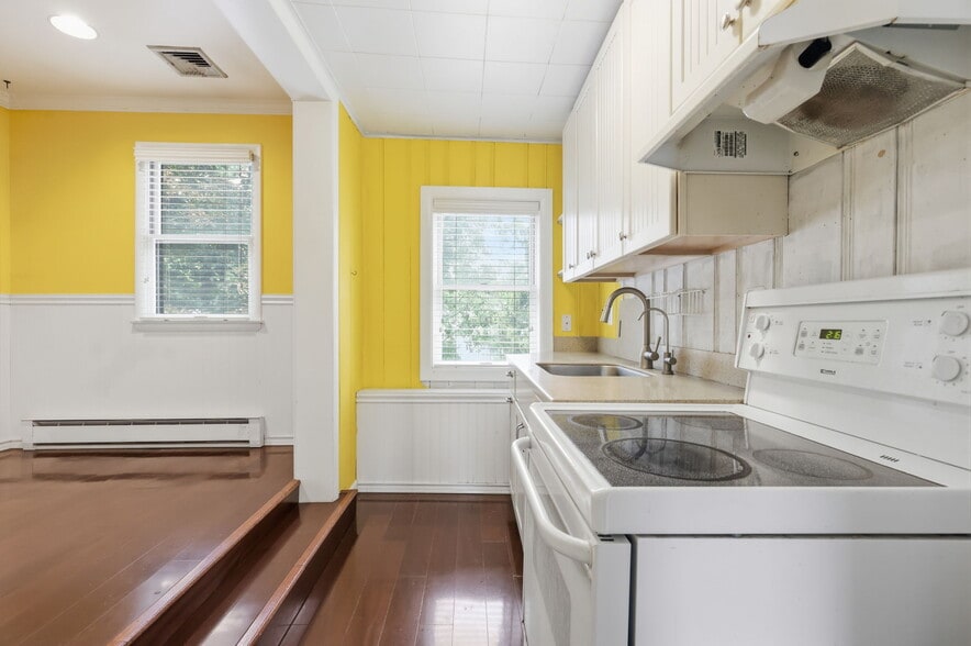 More Photos Of 168 White Horse Ave, Hamilton Office For Sale