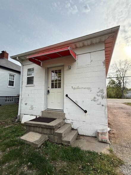 More Photos Of 536 Old State Route 74, Cincinnati Storefront Retail Residential For Sale