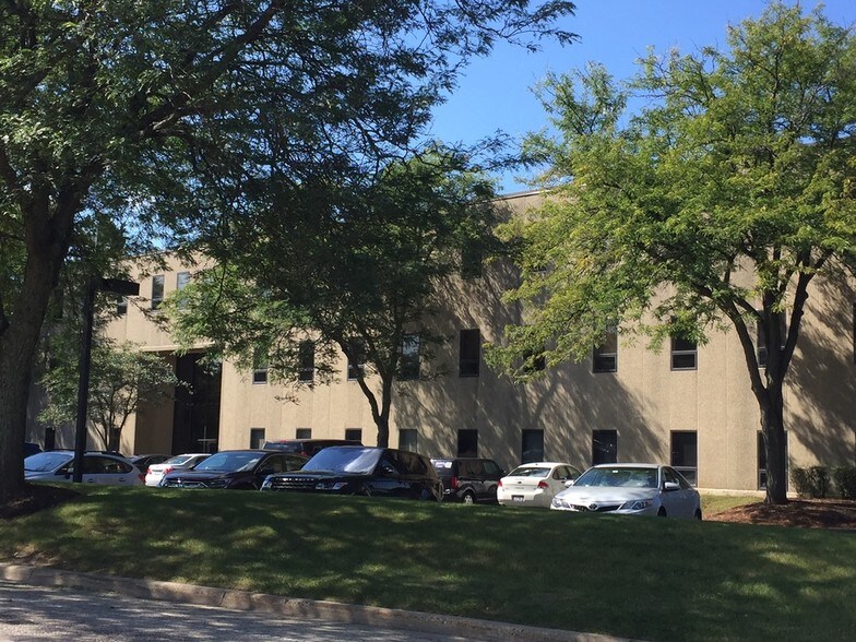 More Photos Of 1250 S Grove Ave, Barrington Unknown For Lease