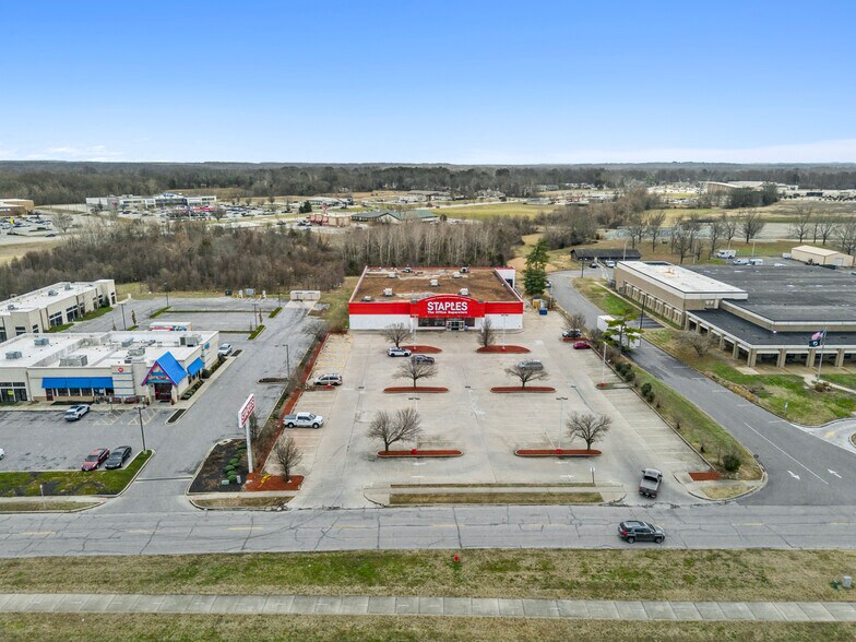 More Photos Of 1325 E Main St, Carbondale Freestanding For Sale