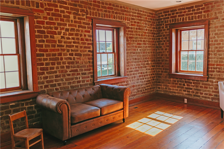 More Photos Of 182-184 E Bay St, Charleston Storefront Retail Office For Lease
