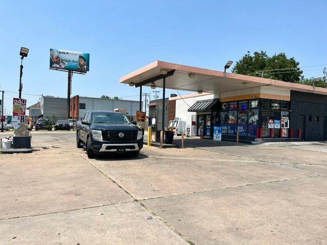 More Photos Of 3901 NW 10th St, Oklahoma City Convenience Store For Sale