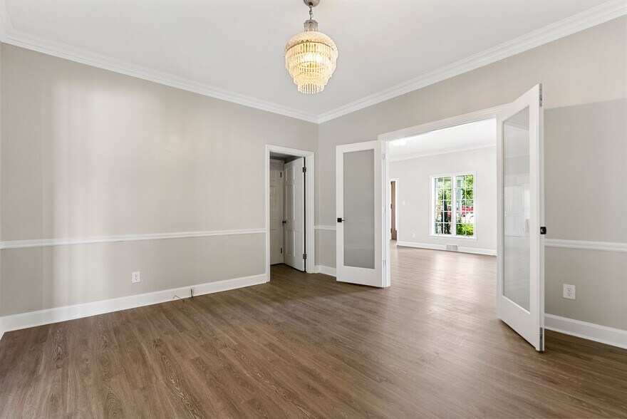 More Photos Of 454 Big Hill Ave, Richmond Office For Sale