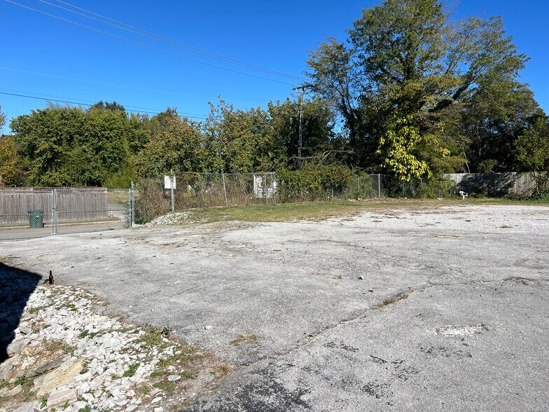 More Photos Of 2716 Dodson Ave, Chattanooga General Retail For Sale