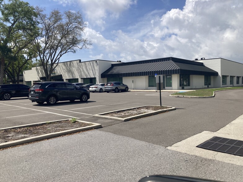 More Photos Of 3914 US Hwy 301, Tampa Office For Lease