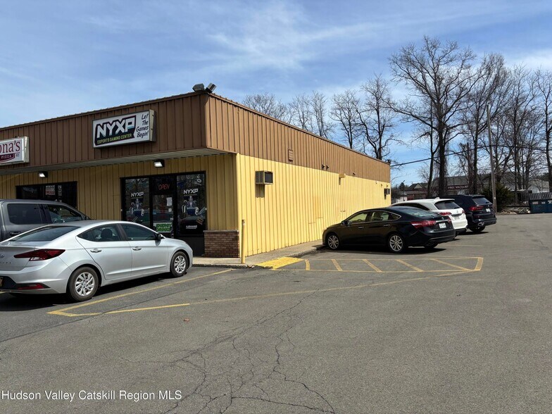 Primary Photo Of 1076-1090 Morton Blvd, Kingston Storefront Retail Office For Lease