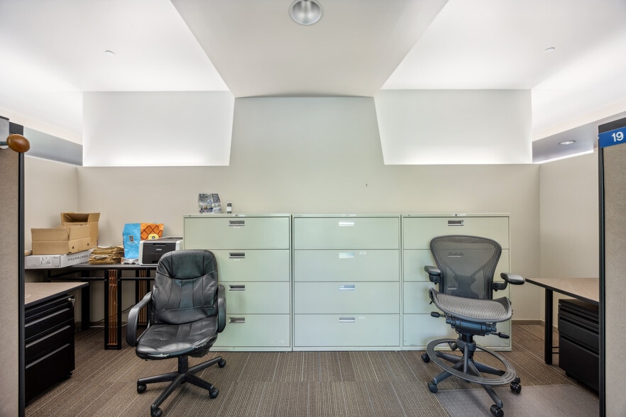 More Photos Of 10245-10255 Old Columbia Rd, Columbia Office For Sale