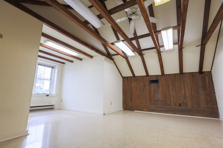 More Photos Of 1645-1655 Hausman Rd, Allentown Storefront Retail Office For Lease
