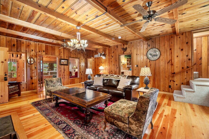 More Photos Of 140 Main St, Greer Specialty For Sale