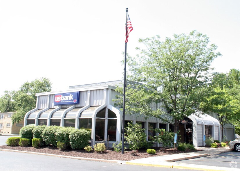 More Photos Of 15215 Manchester Rd, Ballwin Bank For Sale