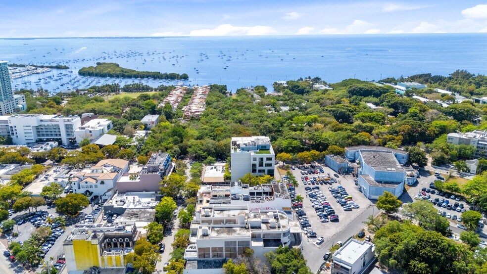 More Photos Of 3120-3138 Commodore Plz, Coconut Grove General Retail For Sale