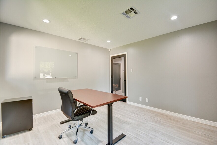 More Photos Of 26615 Oak Ridge Dr, The Woodlands Office For Lease