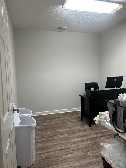 More Photos Of 11759 Asheville Hwy, Inman Office For Lease