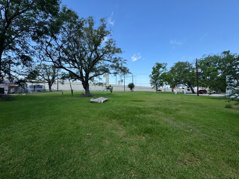 More Photos Of 2818 Bayport Blvd, Seabrook Land For Sale