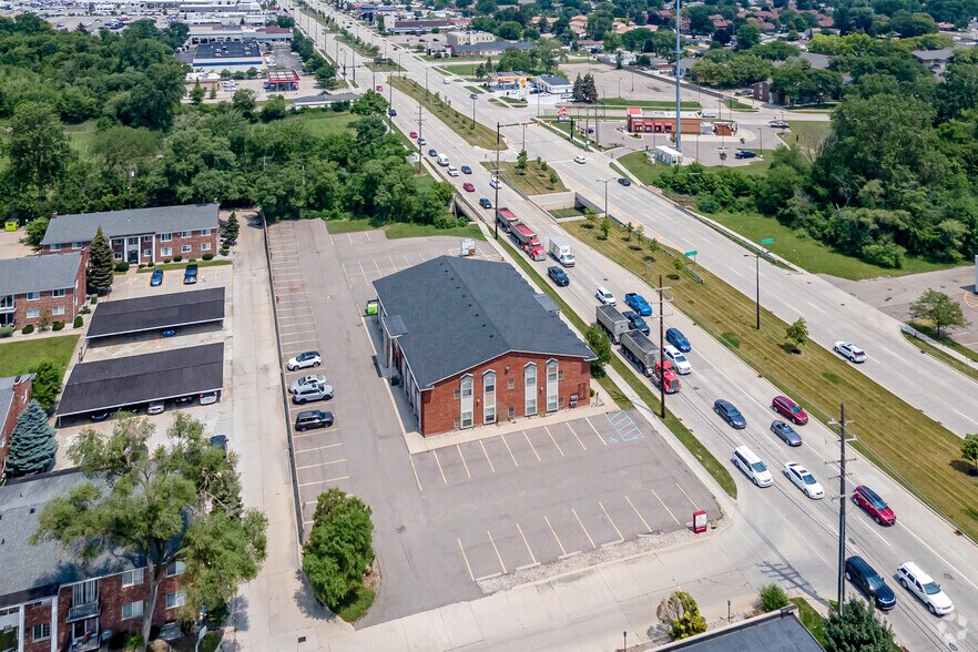 More Photos Of 39393 Van Dyke Ave, Sterling Heights Office For Lease