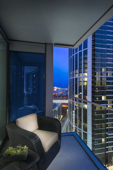 More Photos Of 399 Fremont St, San Francisco Apartments For Lease
