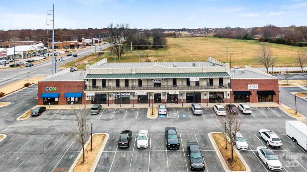 More Photos Of 201 SW 14th St, Bentonville Unknown For Lease