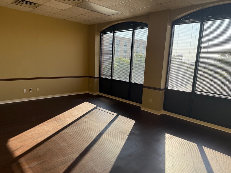 More Photos Of 800 N Spring St, Shreveport Office For Lease