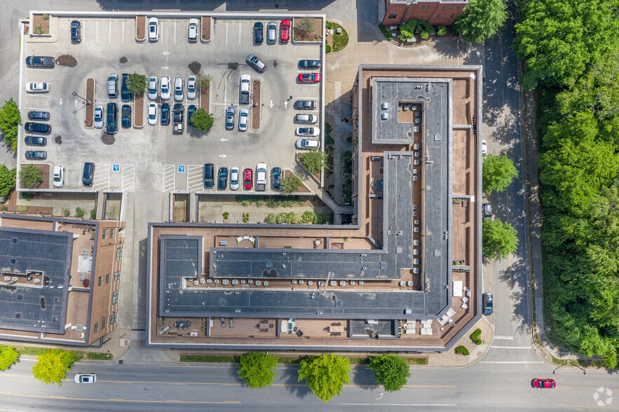 More Photos Of 320 Liberty Pike, Franklin Multifamily For Sale