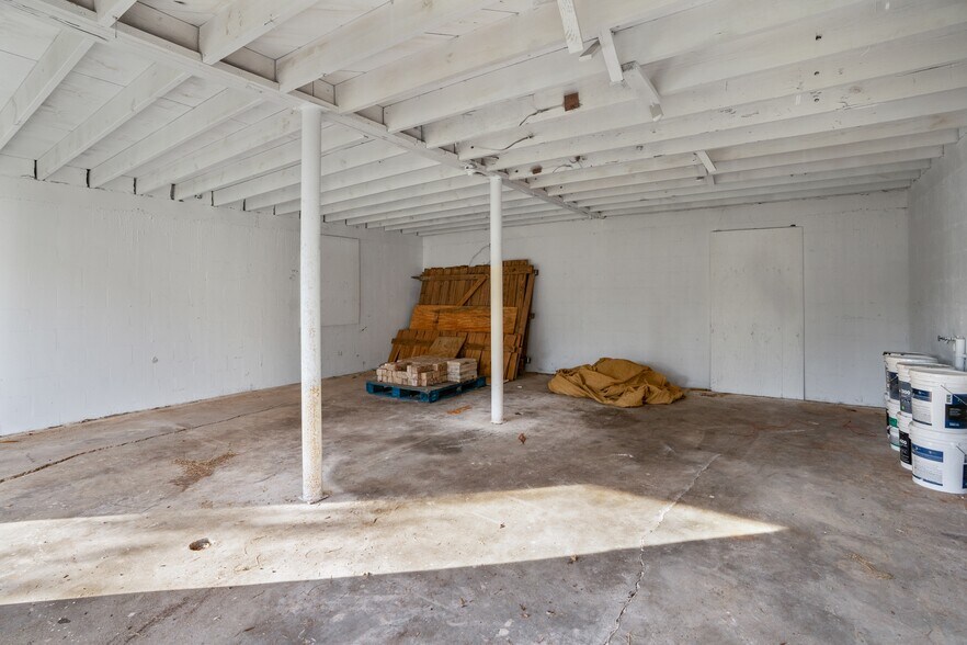 More Photos Of 1006 15th Ave NW, Largo Multifamily For Sale