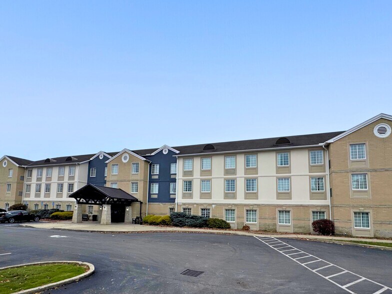Primary Photo Of 6103 Landerhaven Dr, Mayfield Heights Hotel For Sale