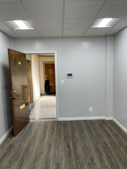 More Photos Of 1527 Franklin Ave, Mineola Office For Lease