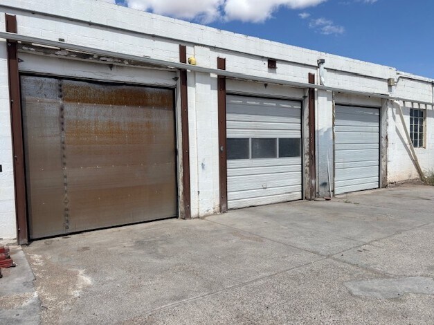 More Photos Of 800 E River Rd, Belen Auto Repair For Lease