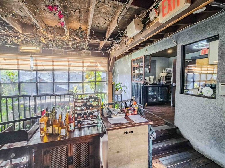 More Photos Of 228 S Oxford Ave, Los Angeles Restaurant For Sale