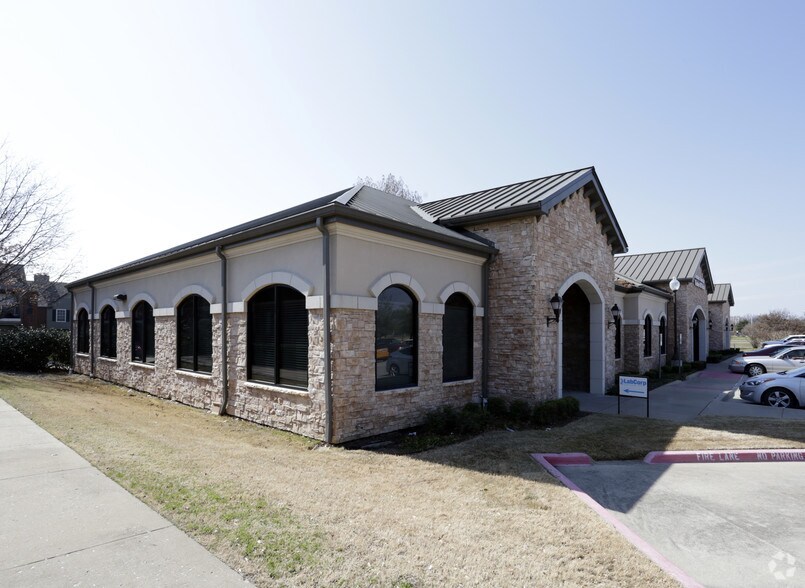 More Photos Of 1871 Harroun Ave, McKinney Office For Lease