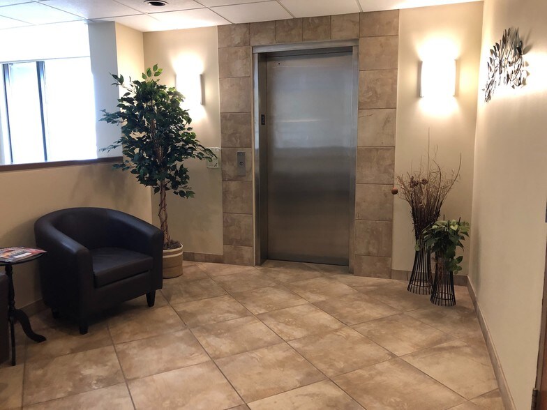 More Photos Of 3333 Founders Rd, Indianapolis Office For Sale