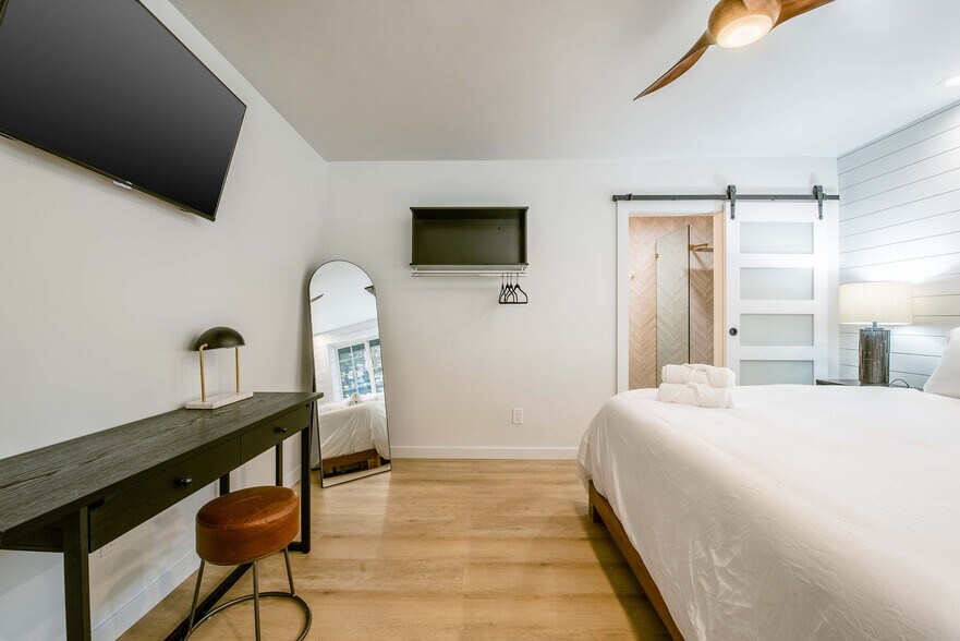 More Photos Of 306 Loch Leven Rd, Lake Arrowhead Hotel For Sale