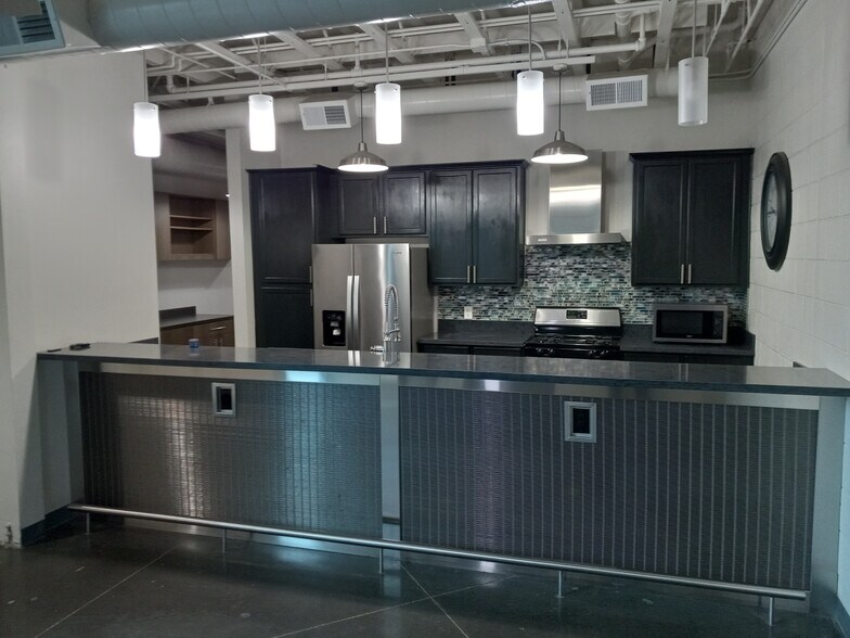 More Photos Of 4071 Silvestri Ln, Las Vegas Showroom For Sale