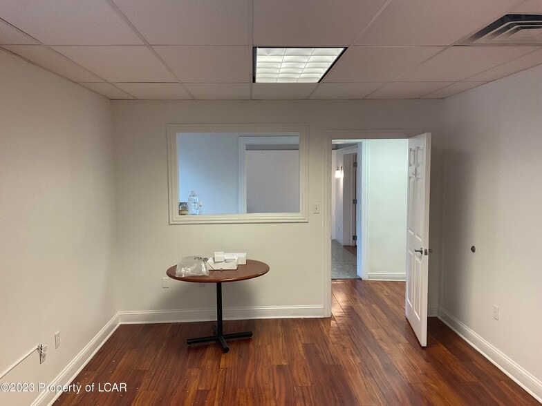 More Photos Of 22 S Prospect St, Nanticoke Office For Sale
