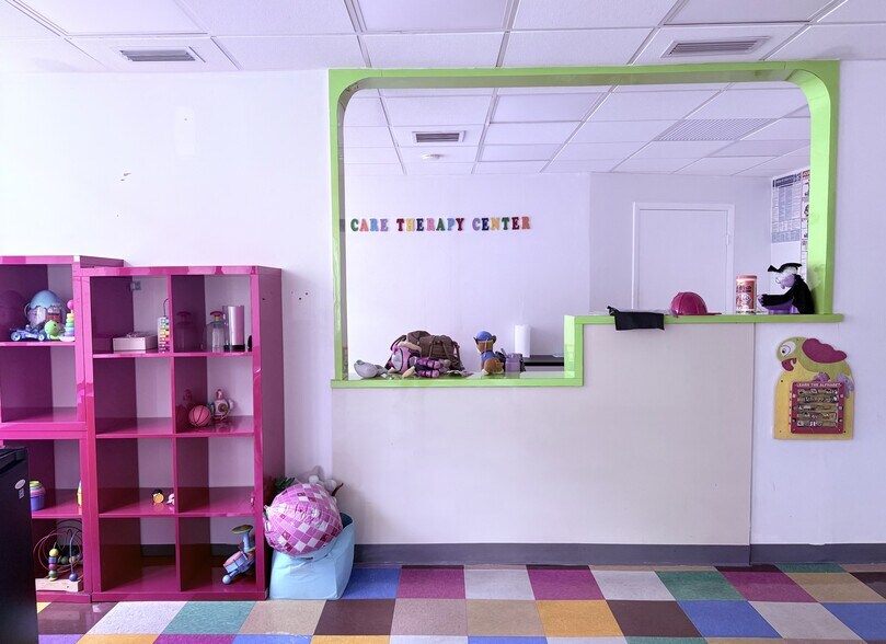 More Photos Of 1140 W 50th St, Hialeah Medical For Sale