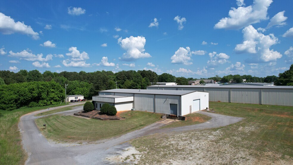More Photos Of 143 Caggiano Dr, Gaffney Warehouse For Lease