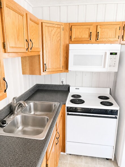 More Photos Of 129 Rhudy St, Carrollton Multifamily For Sale