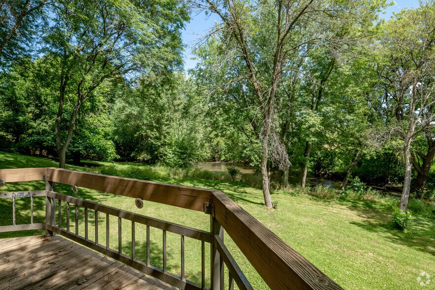 More Photos Of 575 W Madison St, Waterloo Loft Creative Space For Lease