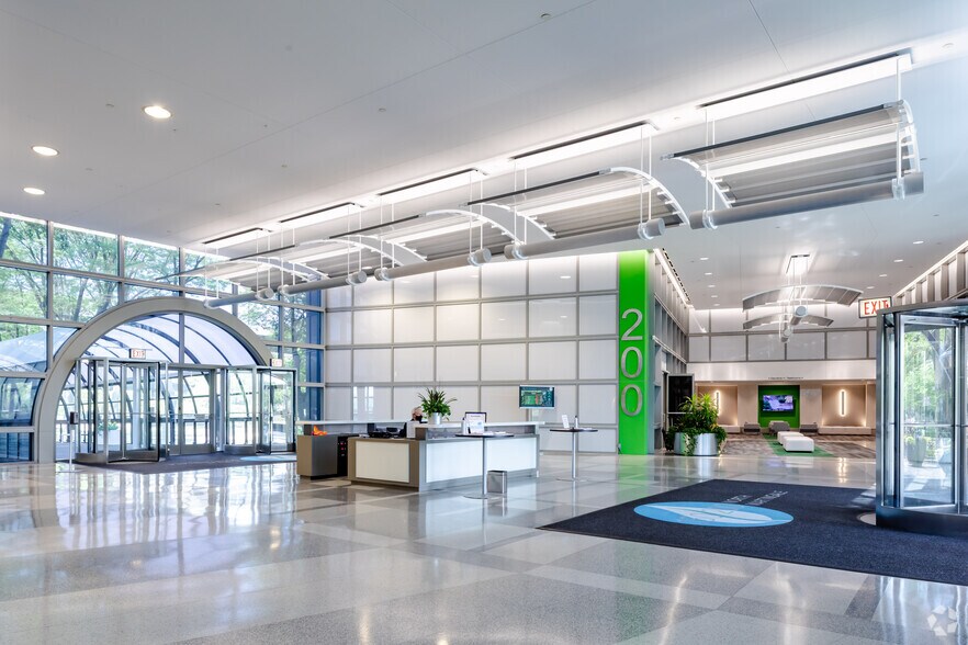 More Photos Of 150 N Martingale Rd, Schaumburg Unknown For Lease