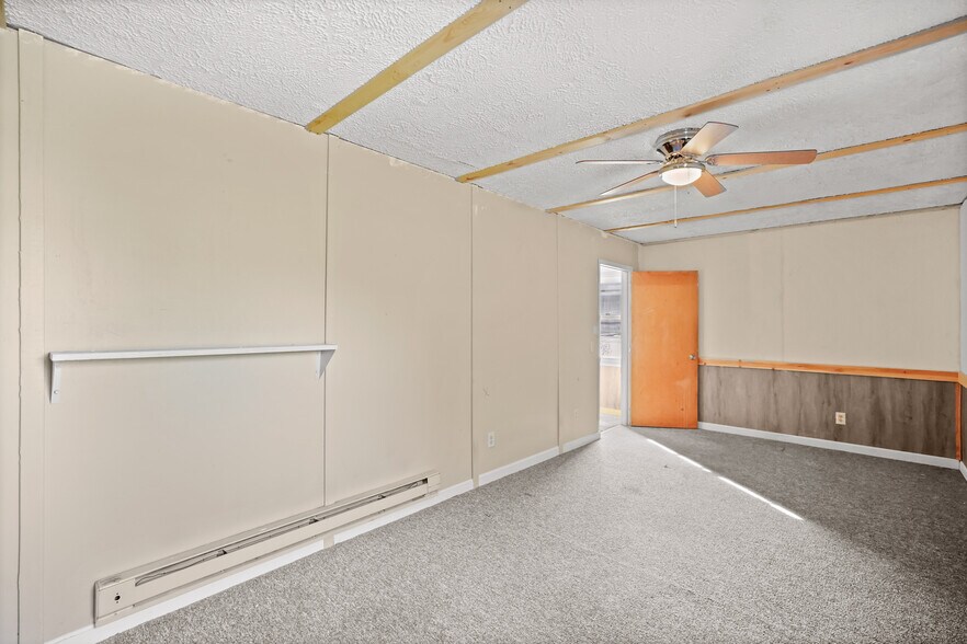 More Photos Of 401 N Main St, Polk General Retail For Sale