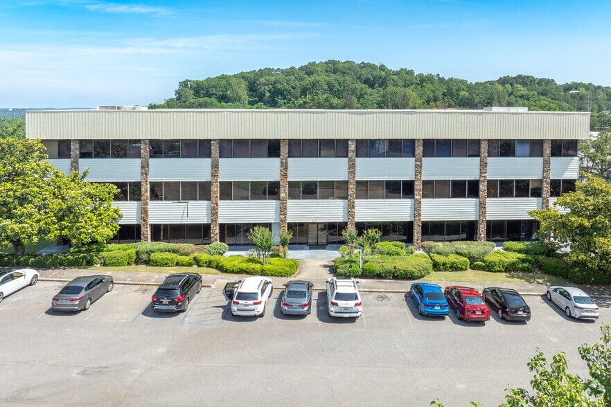 More Photos Of 181 W Valley Ave, Birmingham Office For Lease