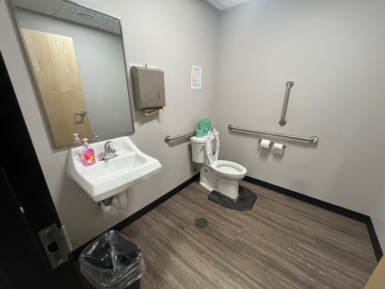 More Photos Of 5255 68th St SE, Caledonia Manufacturing For Lease