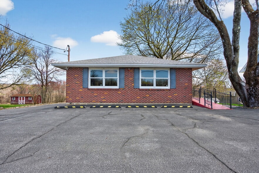 Primary Photo Of 6534 Sullivan Trl, Wind Gap Office For Sale