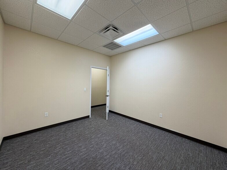 More Photos Of 3107 Medical Way, Sebring Office For Lease