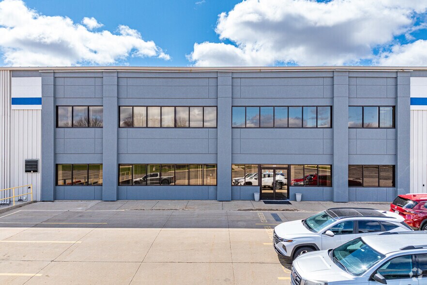 More Photos Of 2929 Venture Dr, Janesville Distribution For Lease