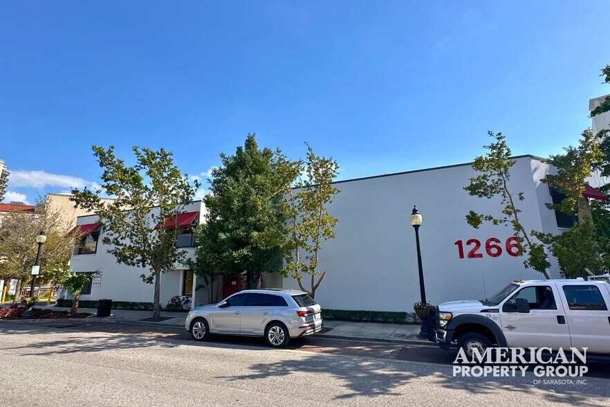 More Photos Of 1266 1st St, Sarasota Medical For Lease