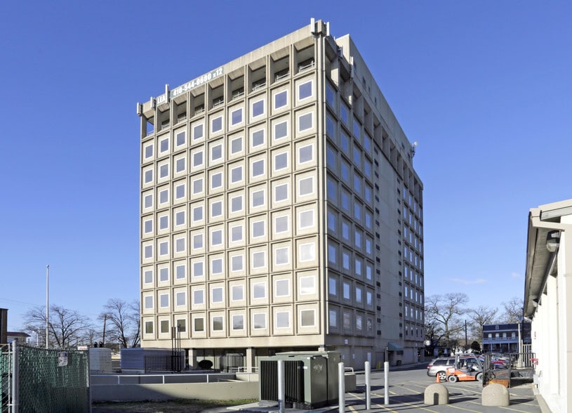 More Photos Of 6930 Carroll Ave, Takoma Park Office For Lease