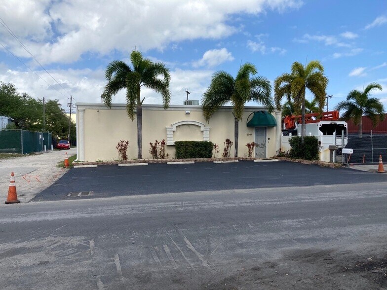 More Photos Of 2031 NW 22nd St, Pompano Beach Warehouse For Lease