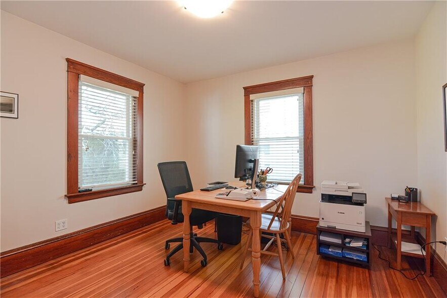 More Photos Of 468 Warren Ave, East Providence Medical For Sale